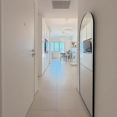 Bright With A/c And Balcony By Host Hero 公寓 *